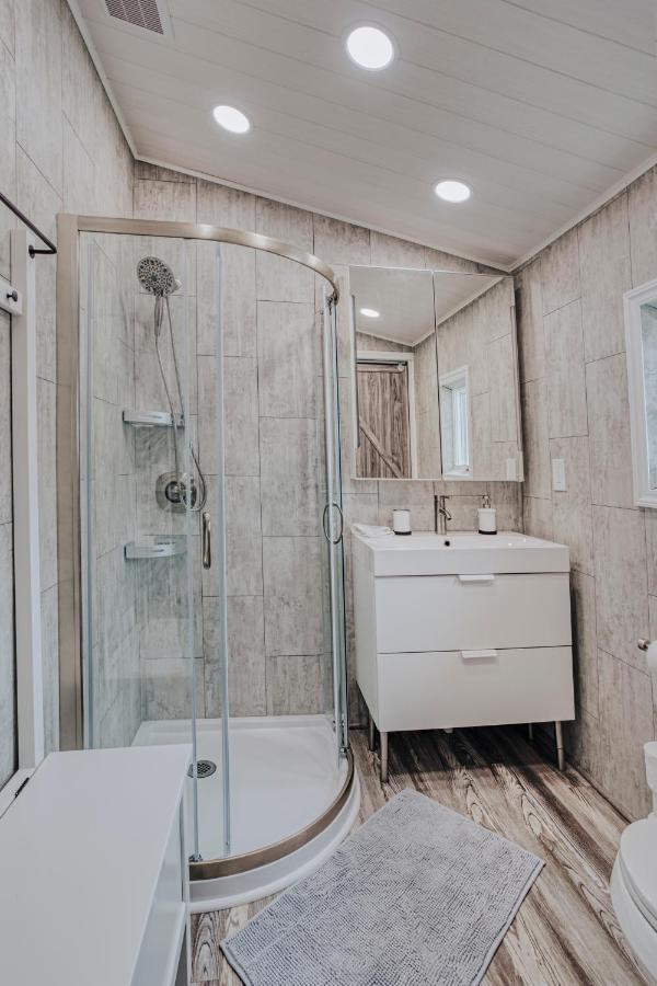 Modern & Cozy Stand-Alone Apartment - Perfect Stay Painted Post Eksteriør billede